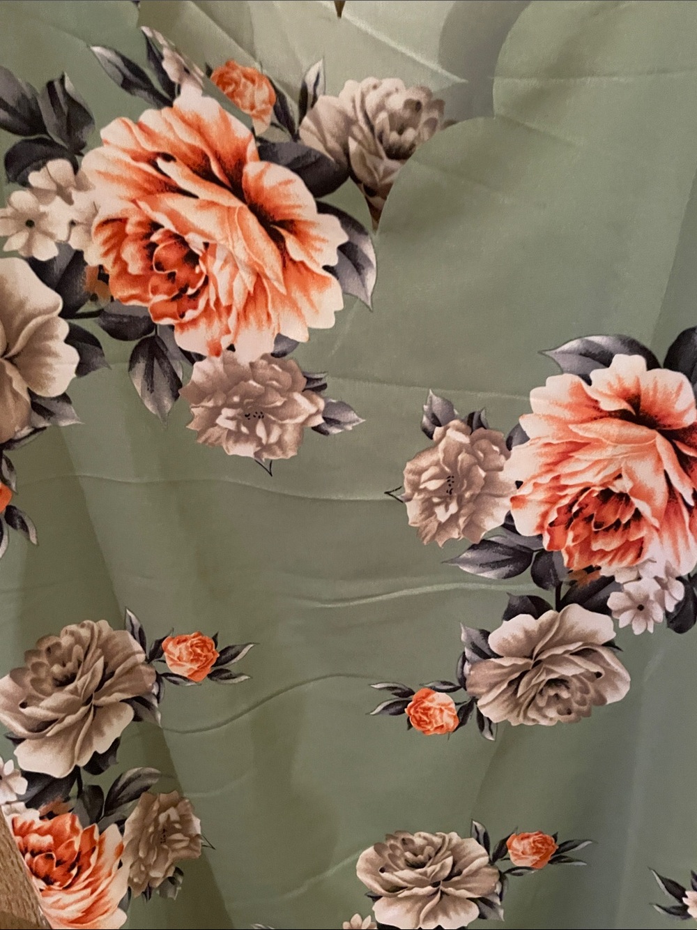 SHEIN Sage Green Floral Scallop V-Neck Tank - Picture 5 of 8